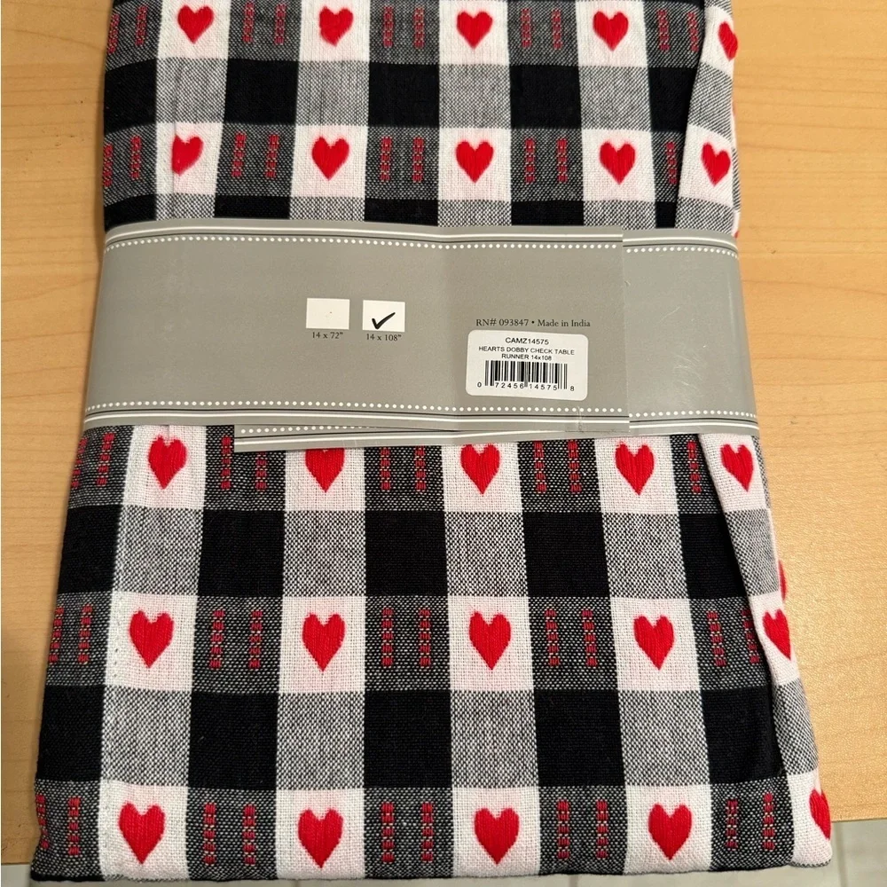 Hearts pattern Dobby Check Table Runner, 14